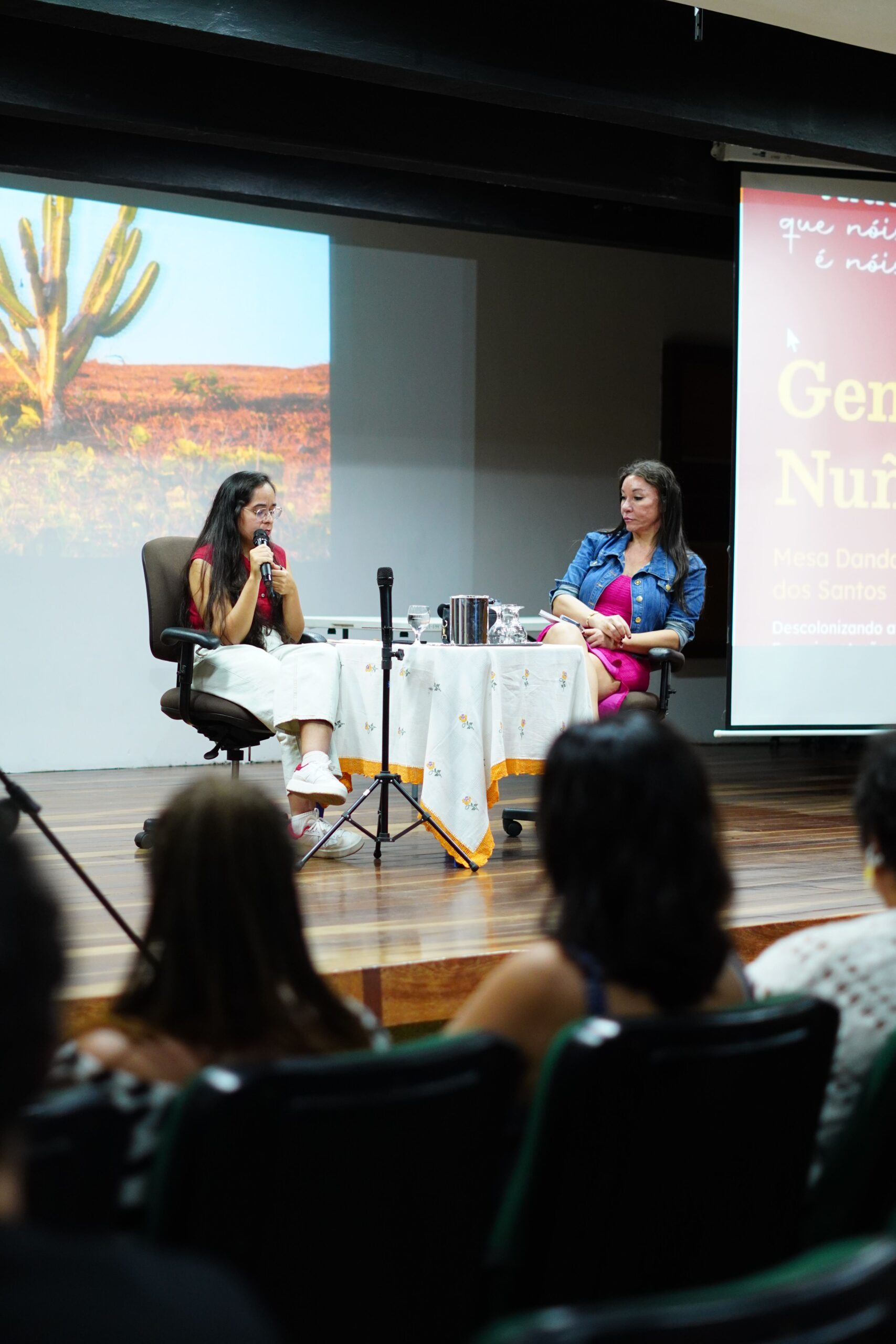 Roda de conversa durante uma vivência nos territórios
